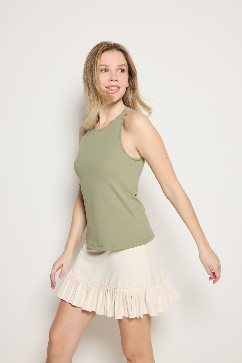 Rebecca Morgan Scarlet Top women’s fitted activewear top for court sports