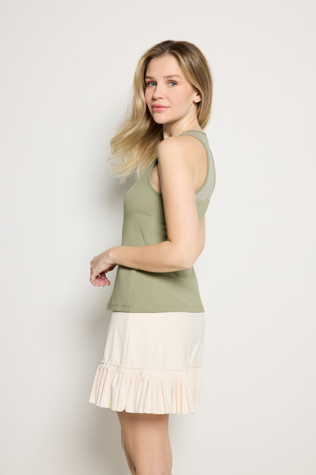 Rebecca Morgan Scarlet Top women’s fitted activewear top for court sports